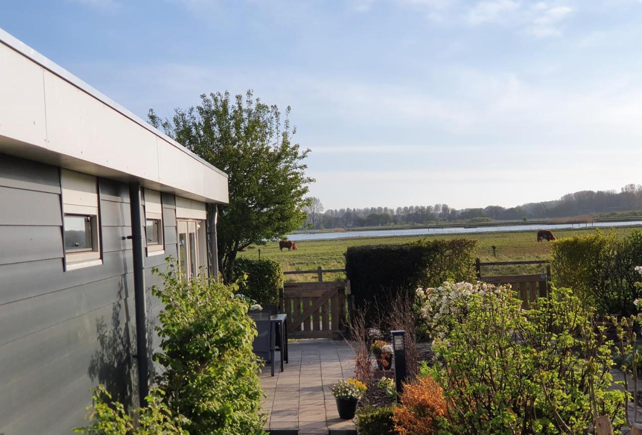 Cottage Geestmerambacht, Een Nieuw Vrijstaande Sfeervol En Landelijk Gelegen Vakantiewoning Koedijk Ngoại thất bức ảnh